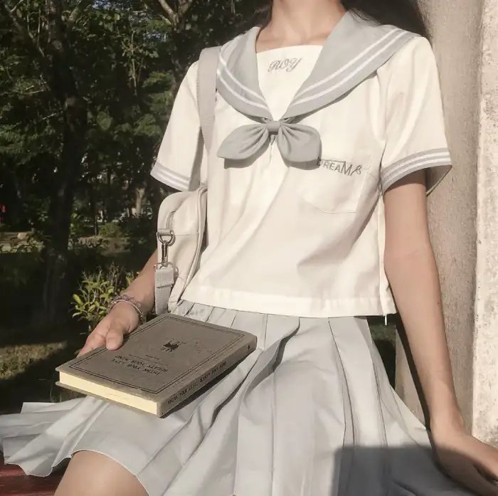 学校的墙不见了